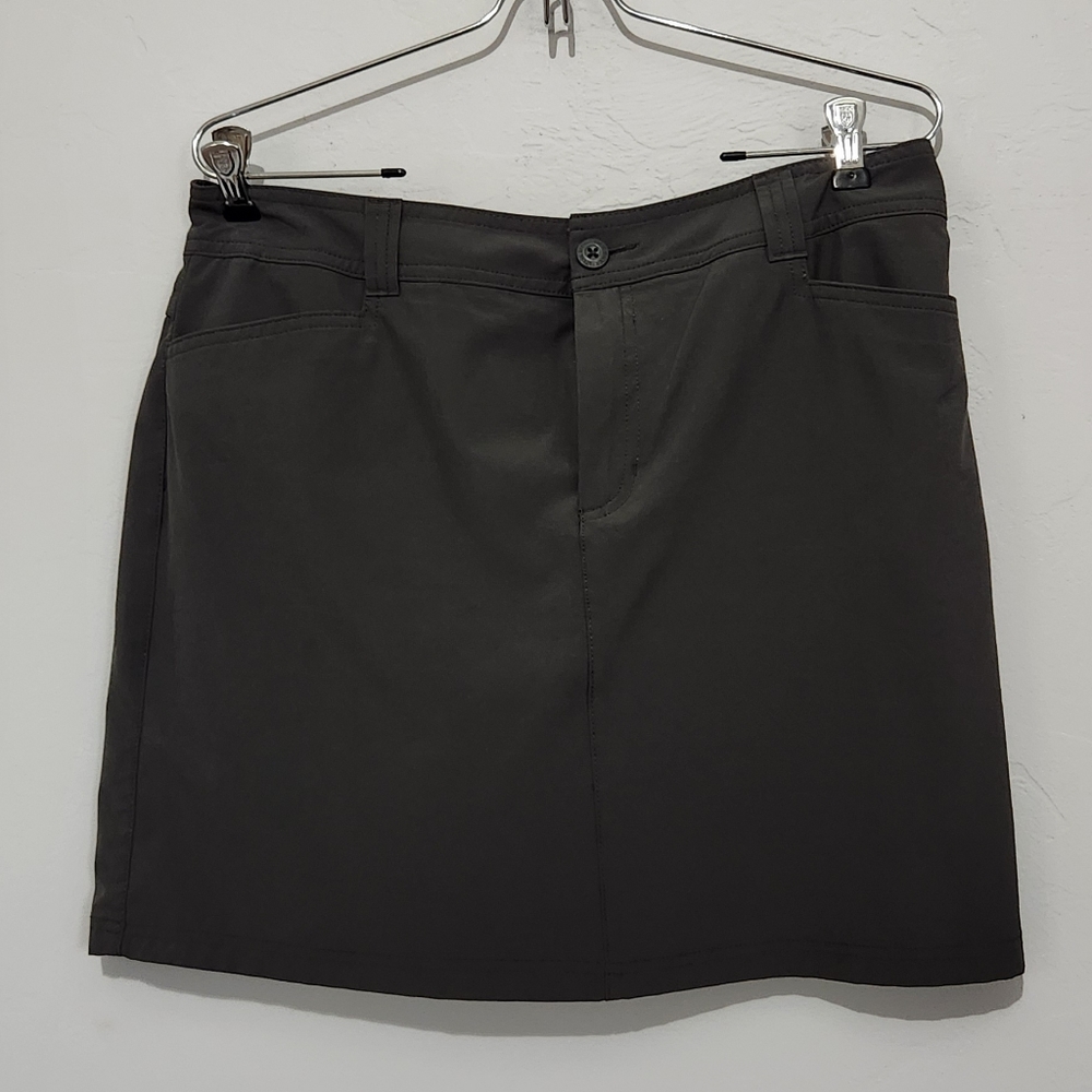 Eddie Bauer Womens Outdoor Skort Stretch in Grey Size 10 Pockets Short Lined.